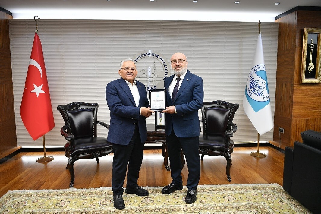 KAYSERİ BÜYÜKŞEHİR BELEDİYE BAŞKANI DR. MEMDUH BÜYÜKKILIÇ; KAYSERİ ÜNİVERSİTESİ REKTÖRÜ PROF. DR....