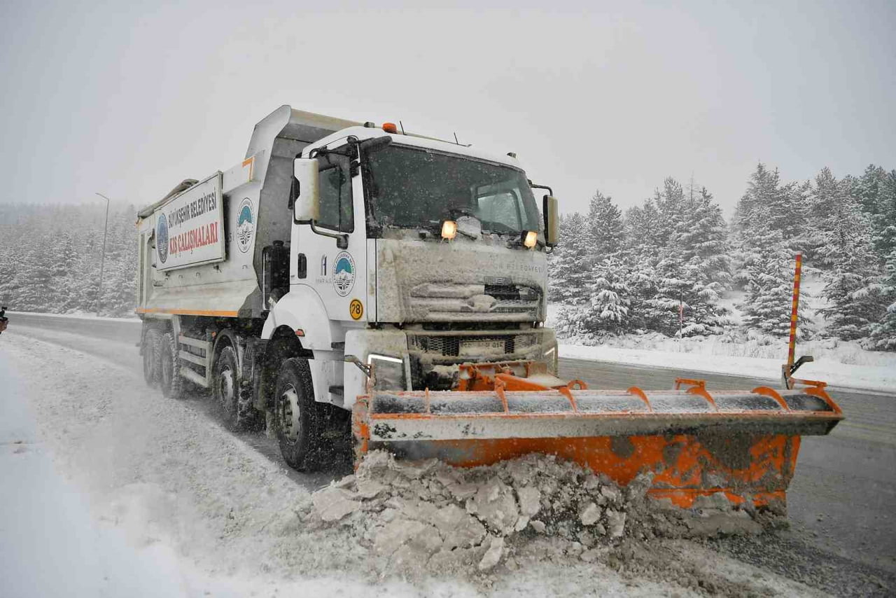 KAYSERİ BÜYÜKŞEHİR BELEDİYESİ, KENTTE ETKİSİNİ GÖSTEREN KAR YAĞIŞIYLA BİRLİKTE KAYSERİ GENELİNDE...