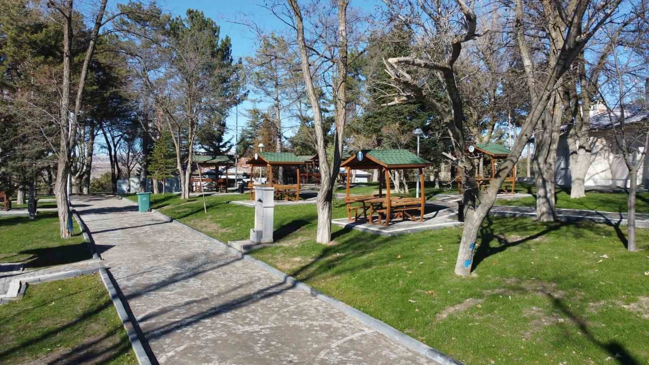 KAYSERİ BÜYÜKŞEHİR BELEDİYESİ; SARIMSAKLI BARAJI MESİRE ALANI’NDA YÜRÜTTÜĞÜ KAPSAMLI PEYZAJ VE...