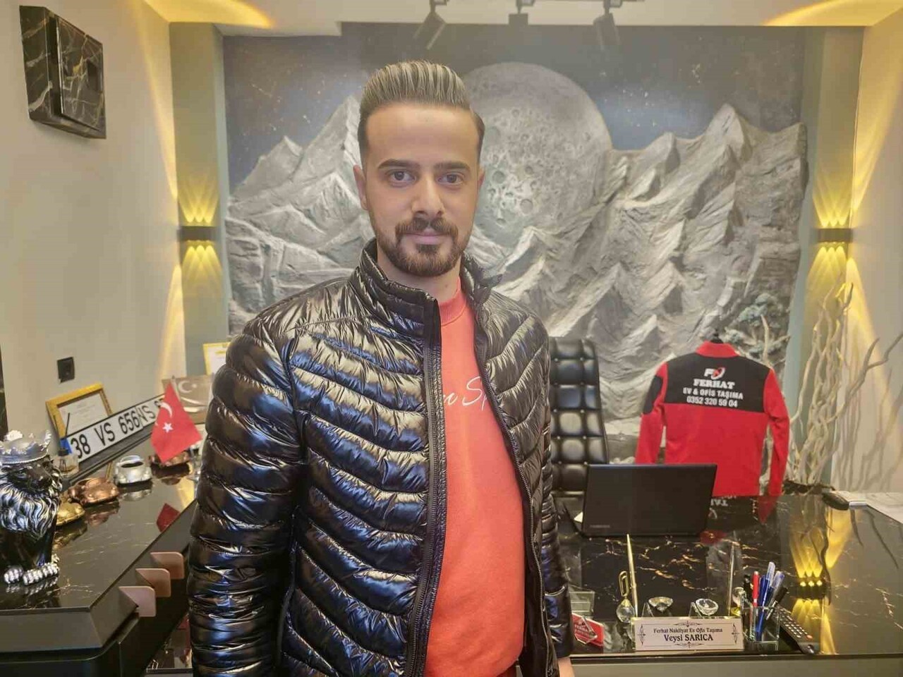 KAYSERİ’DE BOĞAZINA ŞEKER KAÇAN BEBEĞİ HEİMLİCH MANEVRASIYLA KURTARAN ESNAF, SOSYAL MEDYADAN...