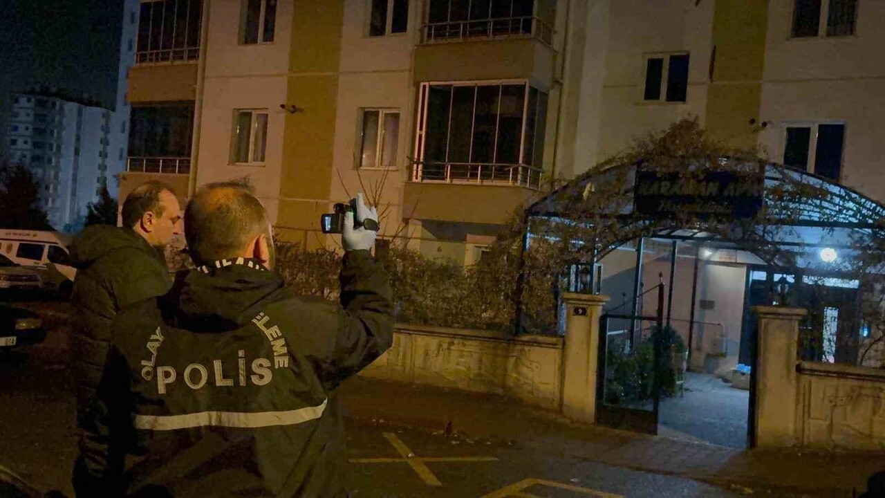 KAYSERİ’NİN MELİKGAZİ İLÇESİNDE BABA VE OĞLU ARASINDA ÇIKAN KAVGADA KAN AKTI. BIÇAKLA YARALANAN...