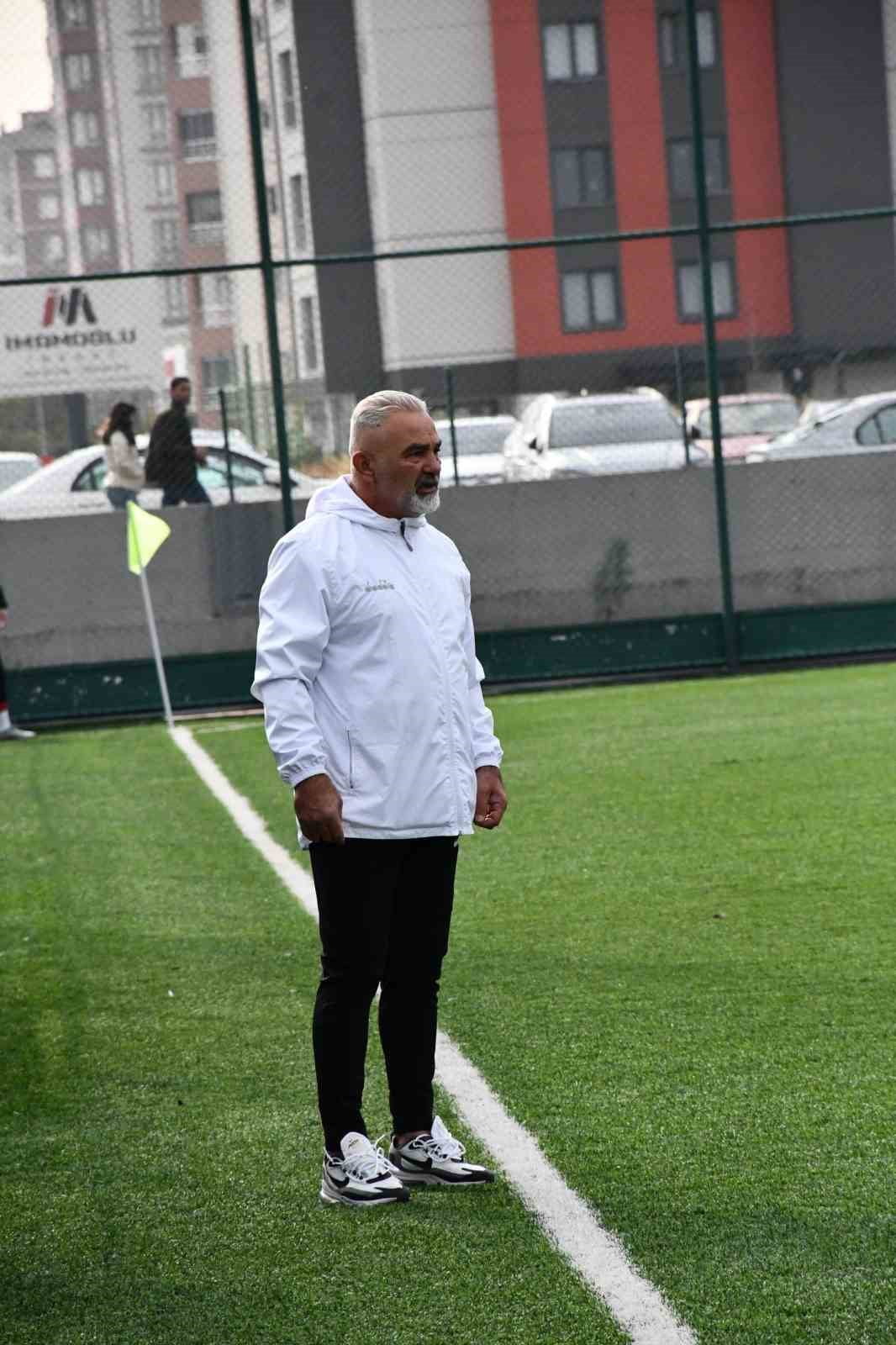 KAYSERİ ŞEKER MUSTAFA KILIÇ SÜPER AMATÖR KÜME EKİPLERİNDEN DÖĞERSPOR'DA ANTRENÖR GÖKSEL ZEHİR İLE...
