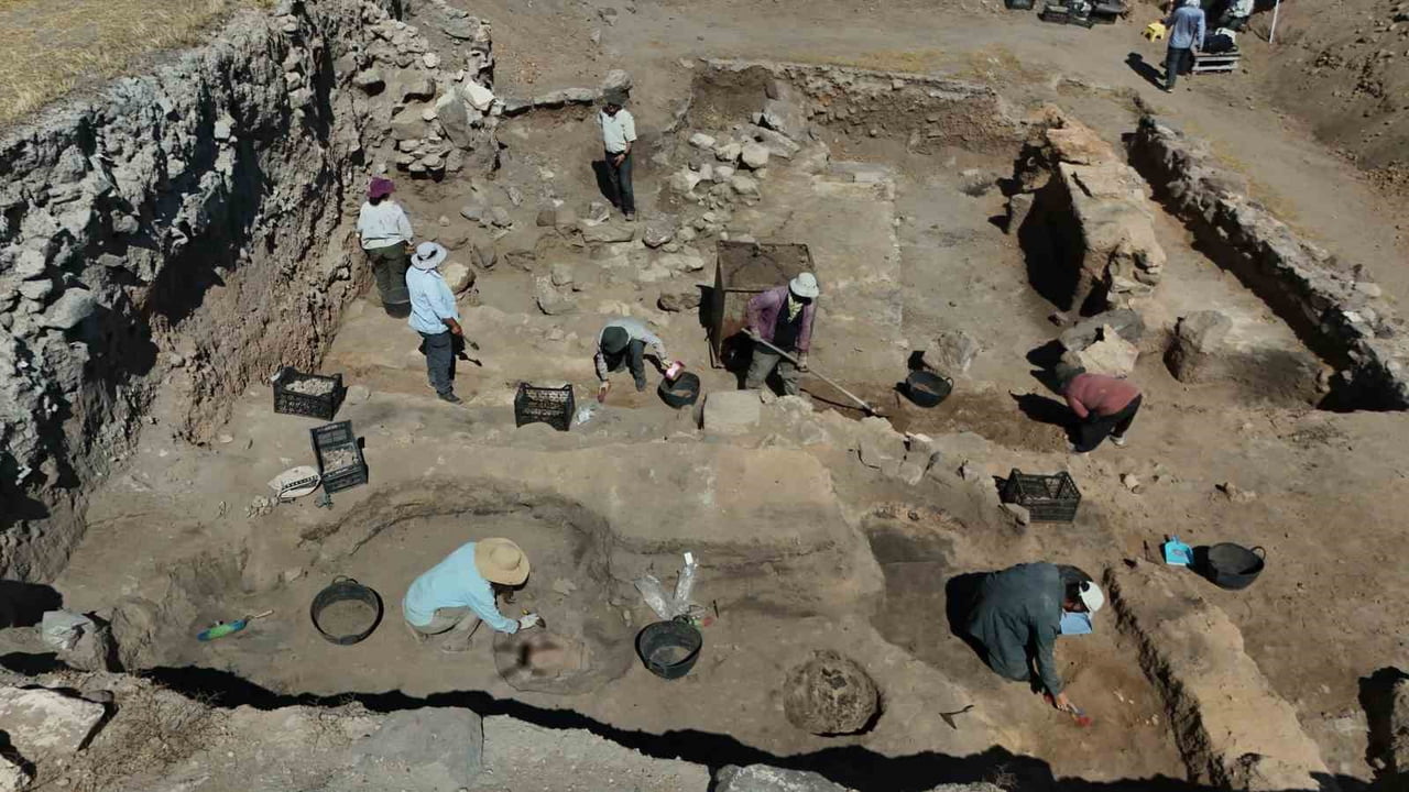 KAYSERİ TARİHİNİ 6 BİN YIL ÖNCESİNE DAYANDIRAN ARKEOLOJİK BULGU VE BELGELERİN GÜN IŞIĞINA...