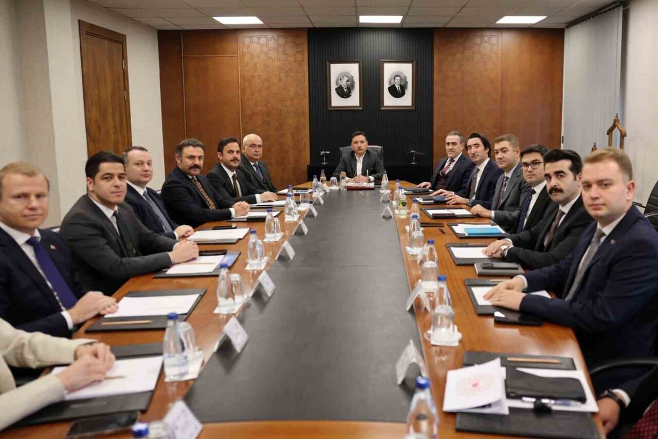 KAYSERİ VALİSİ GÖKMEN ÇİÇEK BAŞKANLIĞINDA GENEL DEĞERLENDİRME TOPLANTISI...