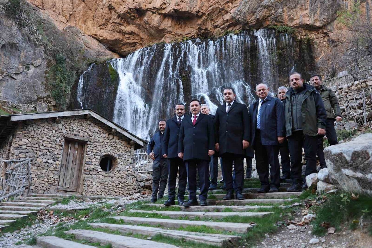 KAYSERİ VALİSİ GÖKMEN ÇİÇEK, İLÇE ZİYARETLERİ KAPSAMINDA YAHYALI İLÇESİNİ ZİYARET...