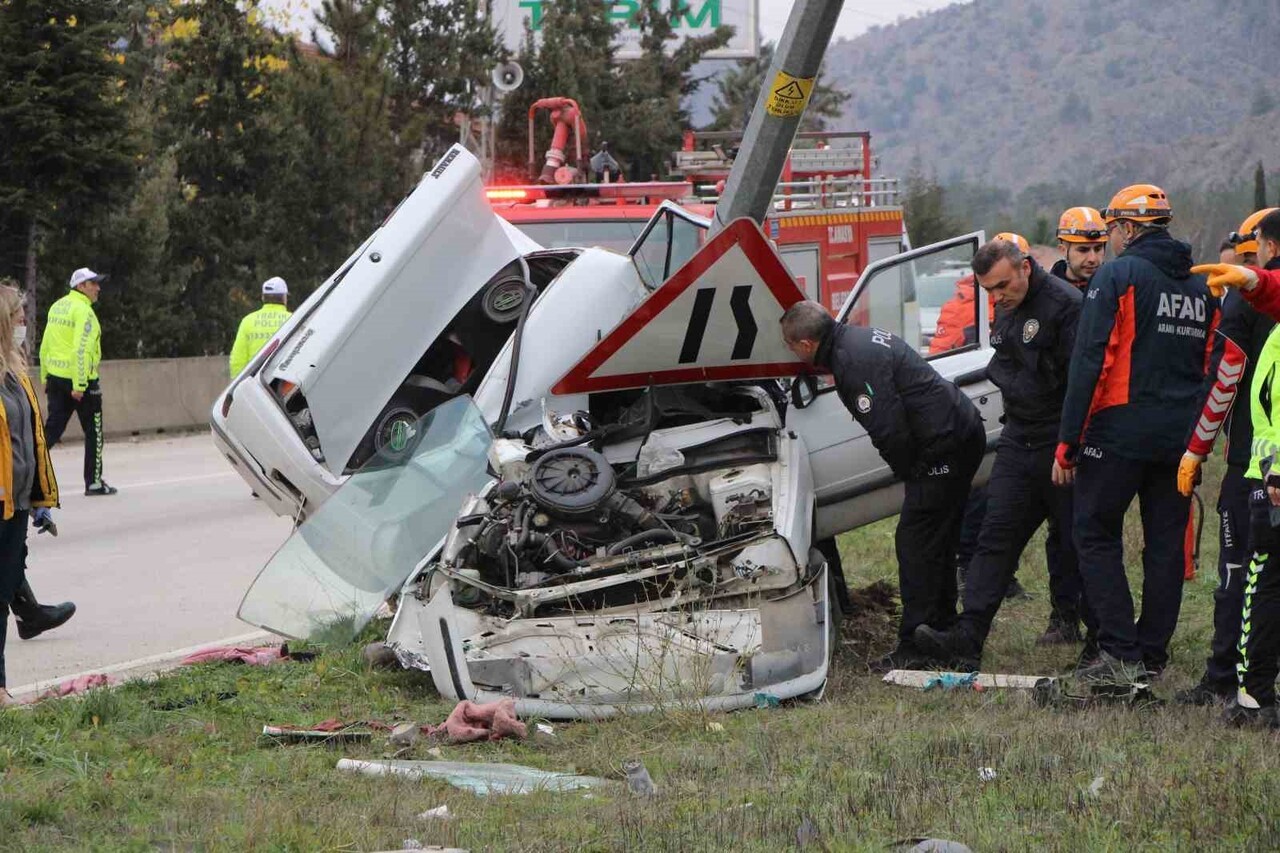 KAZA SONRASI OLAY YERİNE AFAD, İTFAİYE, POLİS VE ACİL SAĞLIK EKİPLERİ SEVK EDİLDİ. AMASYA...