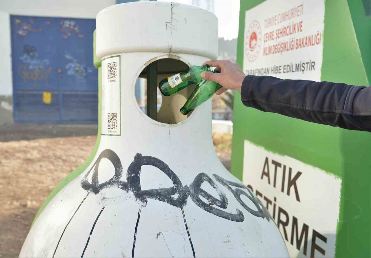 KEÇİÖREN BELEDİYESİ İKLİM DEĞİŞİKLİĞİ VE SIFIR ATIK MÜDÜRLÜĞÜ'NÜN YÜRÜTTÜĞÜ ÇALIŞMALARLA İLÇEDE...