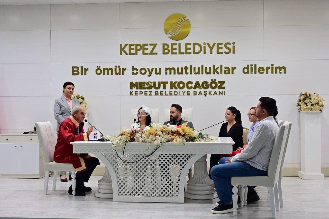 KEPEZ’DE 2025 YILININ SON ÖZEL GÜNÜ OLAN 12.12.2025 TARİHİNDE 25 ÇİFT DÜNYA EVİNE...