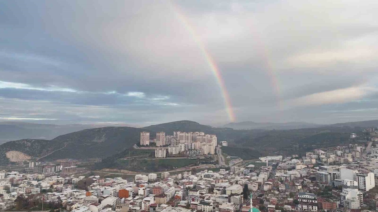 KESTEL SEMALARINDA YAĞMUR YOKKEN GÖKKUŞAĞI OLUŞTU
