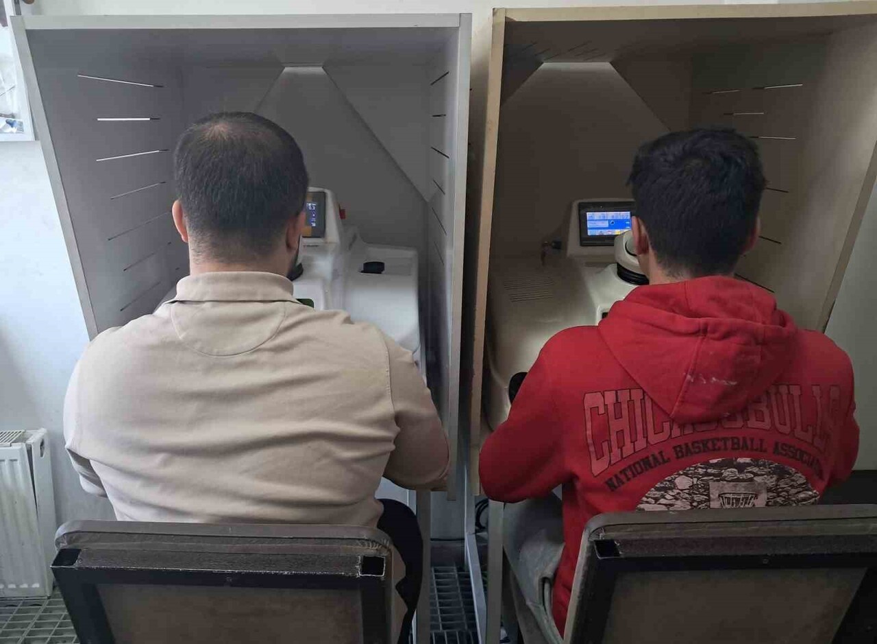 KİLİS'TE MODERN KUYUMCULUK ATÖLYESİNDE USTALAR VE ÇIRAKLAR EL ELE VEREREK TÜRKİYE'NİN DÖRT BİR...