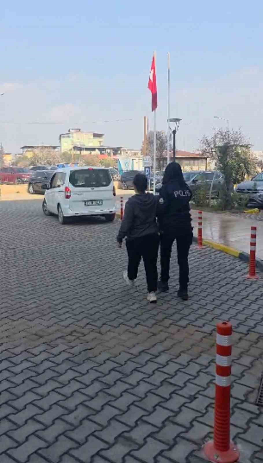 KIRIKHAN’DA HAPİS CEZASIYLA ARANAN KADIN YAKALANDI