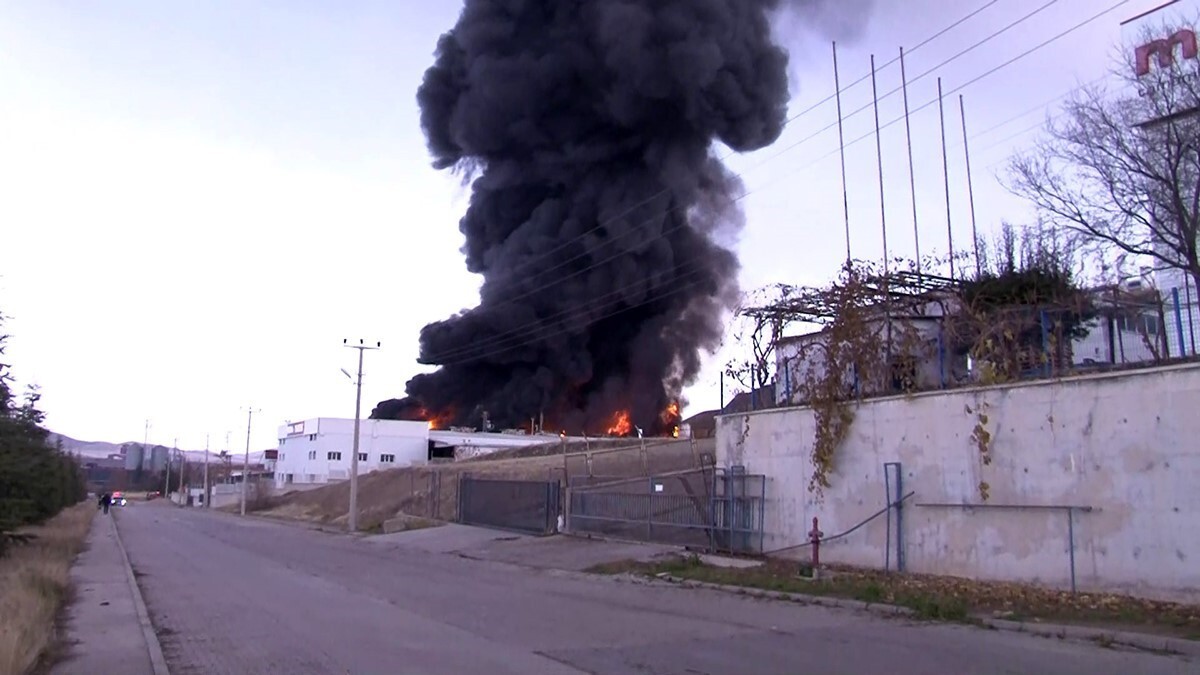 KIRIKKALE'DE BİR KİMYA FABRİKASINDA YANGIN ÇIKTI