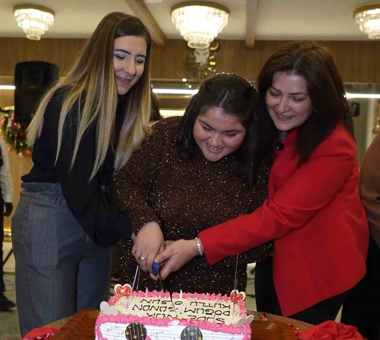 KIRIKKALE'DE YAŞAYAN EPİLEPSİ HASTASI 19 YAŞINDAKİ SUDENUR CESUR İÇİN GÖNÜLLÜ KADINLAR TARAFINDAN...