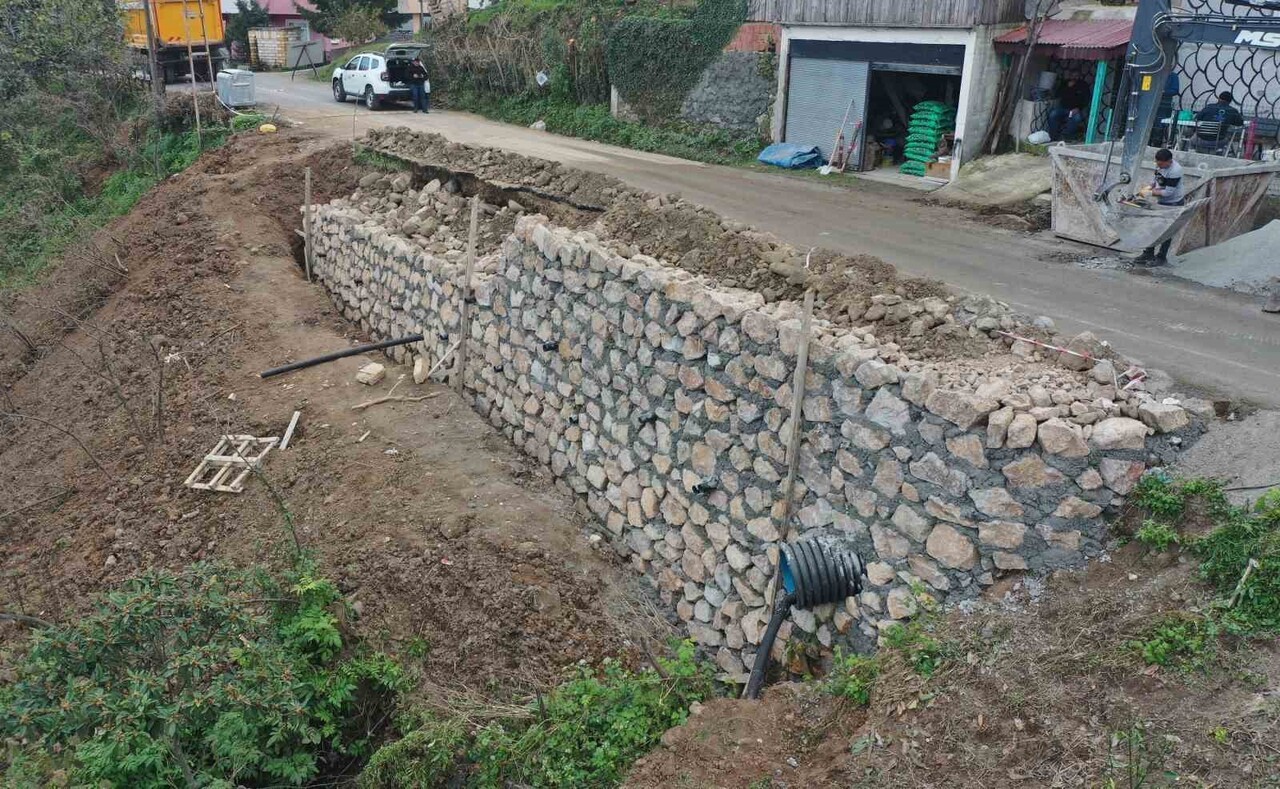 KIRSAL MAHALLELERİN ULAŞIM AĞINI GÜÇLENDİRMEK VE VATANDAŞLARIN KONFORLU SEYAHAT ETMESİNİ SAĞLAMAK...