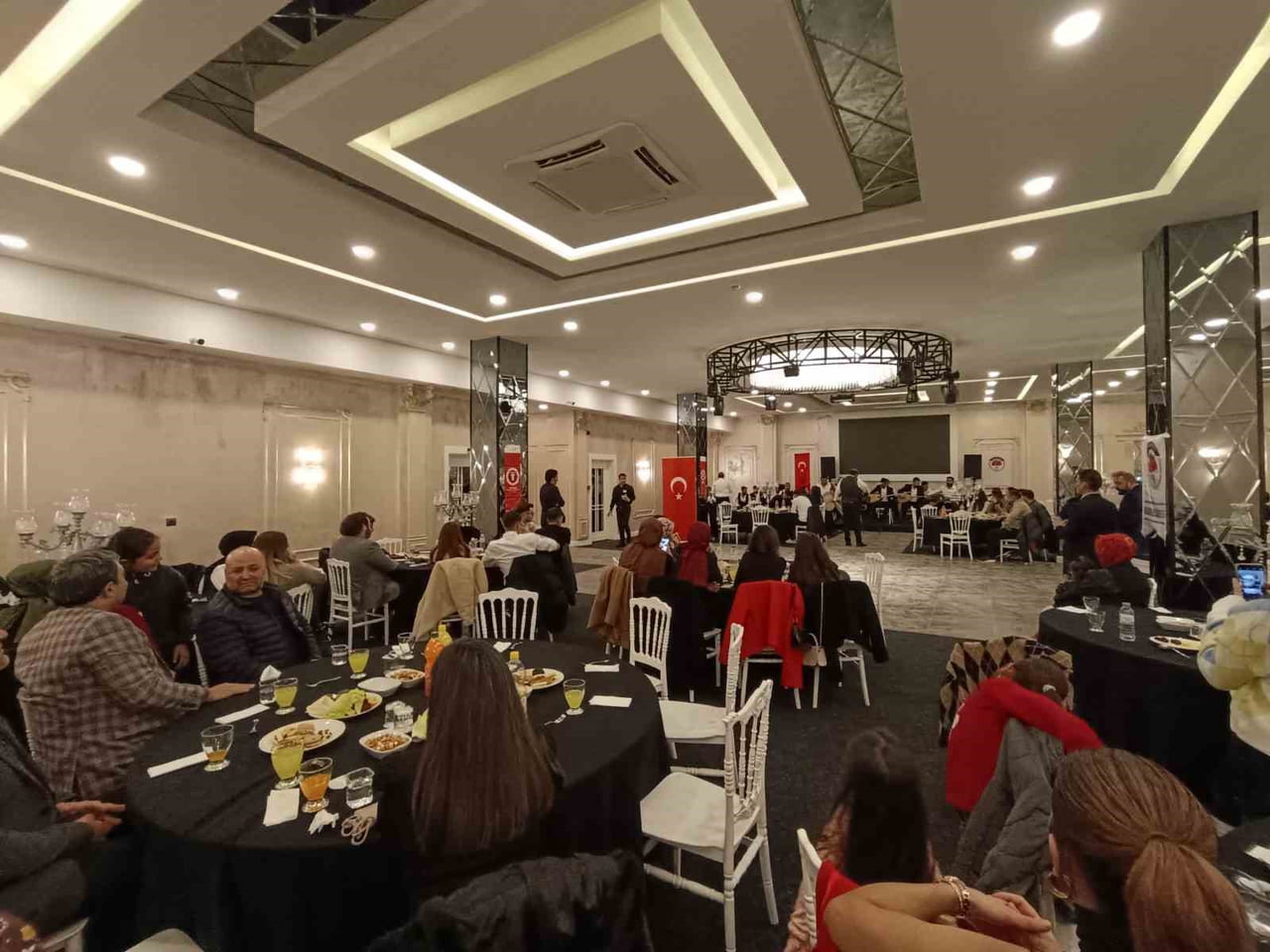 KIRŞEHİR’DE ACİL SAĞLIK ÇALIŞANLARININ MORAL VE MOTİVASYONUNU ARTIRMAK AMACIYLA ETKİNLİK...