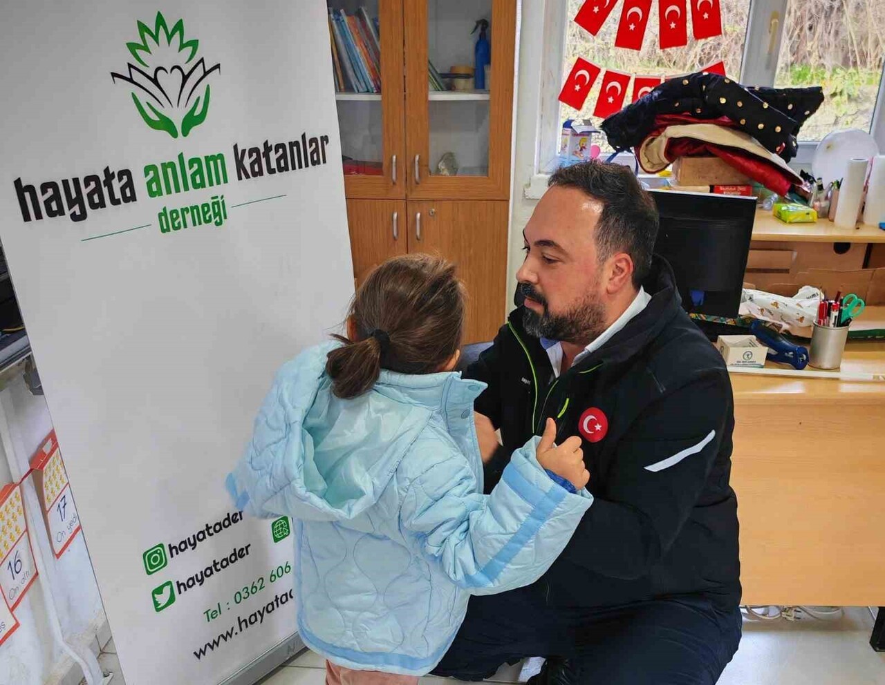 KIŞ ŞARTLARININ AĞIRLAŞTIĞI KIRSAL BÖLGELERDE EĞİTİM GÖREN ÖĞRENCİLER İÇİN HAREKETE GEÇEN HAYATA...