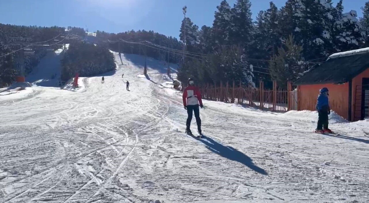 KIŞ TURİZMİNİN GÖZ BEBEĞİ, DÜNYACA ÜNLÜ "KRİSTAL KAR" KALİTESİYLE TANINAN SARIKAMIŞ KAYAK...
