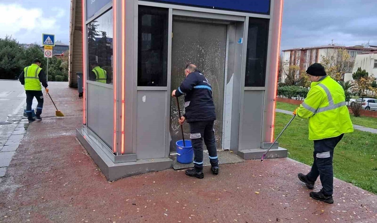 KOCAELİ'DE VATANDAŞLARIN GÜVENLİ VE HİJYENİK ŞEKİLDE ULAŞIM SAĞLAMASI İÇİN KENTİN FARKLI...