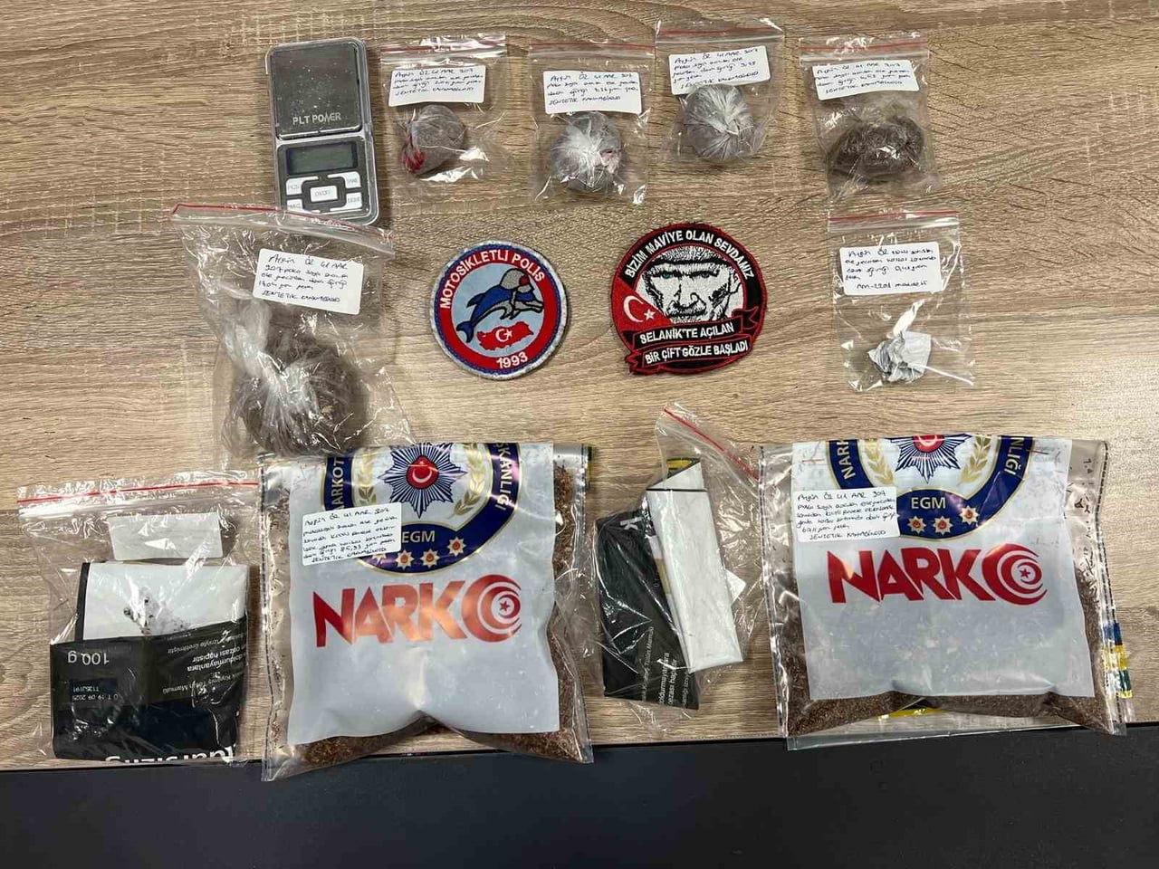 KOCAELİ'DE YUNUS TİMLERİ TARAFINDAN ŞÜPHE ÜZERİNE DURDURULAN ŞAHSA AİT ARAÇTA YAPILAN ARAMADA...