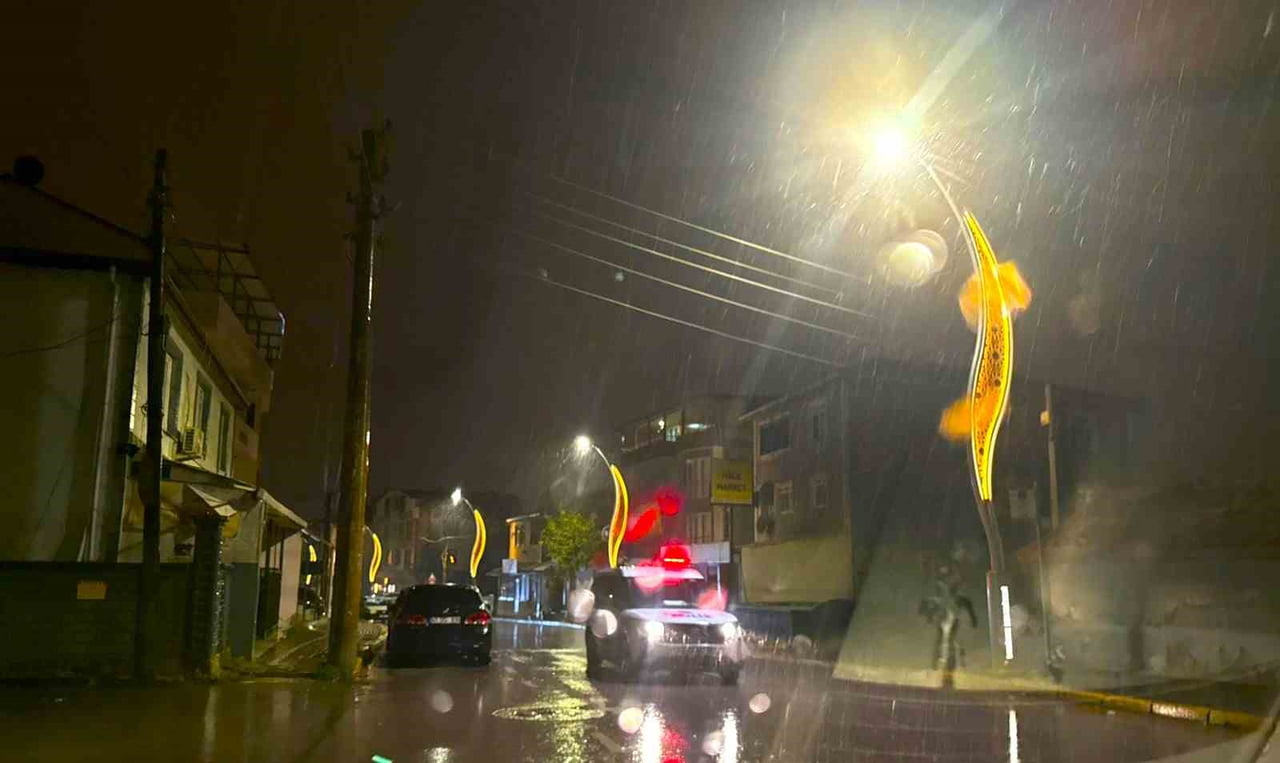KOCAELİ'NİN DERİNCE İLÇESİNDE, 3 GÜN ÖNCE CEZAEVİNDEN TAHLİYE OLAN ŞAHIS ADAM VURDU, YARALI ŞAHIS...