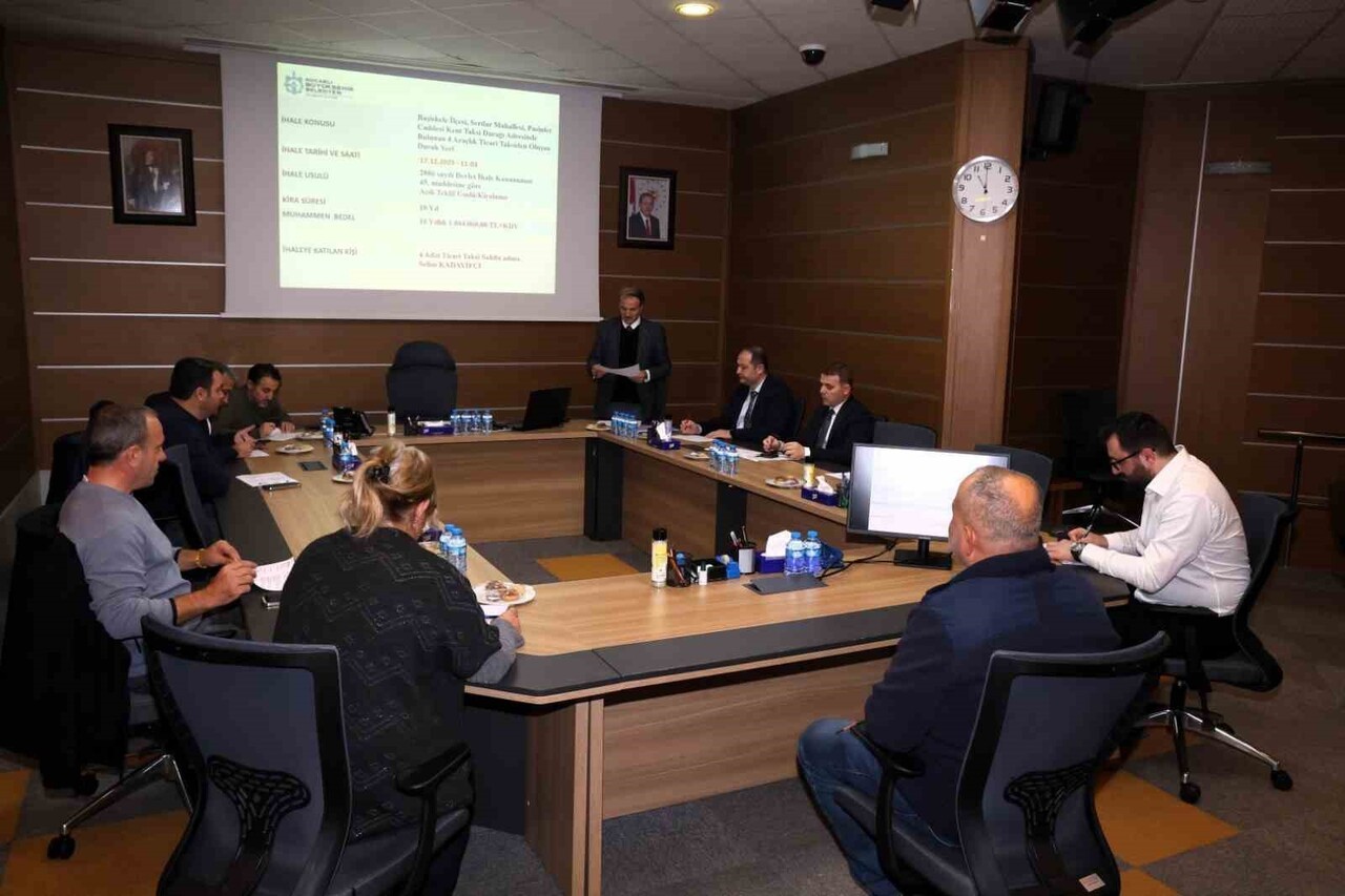 KOCAELİ BÜYÜKŞEHİR BELEDİYESİ ENCÜMEN TOPLANTISINDA, YILBAŞI GECESİ İŞLETMELERİN KAPANIŞ SAATİ...