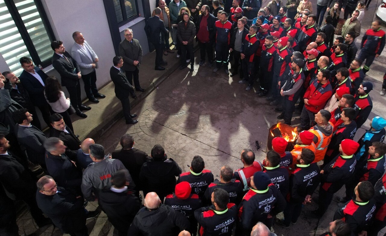 KOCAELİ BÜYÜKŞEHİR BELEDİYESİ, YOĞUN GEÇMESİ BEKLENEN KIŞ DÖNEMİ ÖNCESİ SAHADA ÇALIŞACAK PERSONELE...