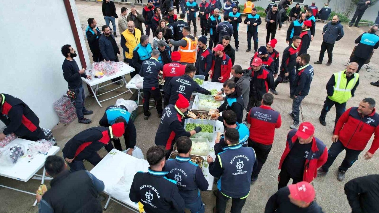 KOCAELİ BÜYÜKŞEHİR BELEDİYESİ, YOĞUN GEÇMESİ BEKLENEN KIŞ DÖNEMİ ÖNCESİ SAHADA ÇALIŞACAK PERSONELE...