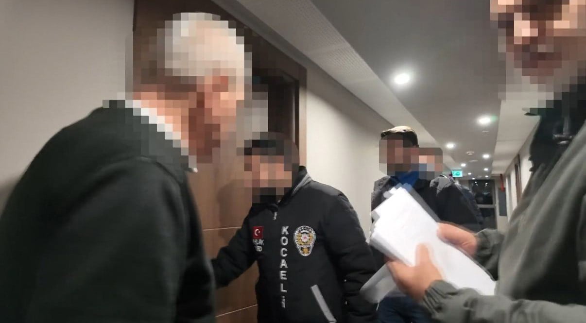 KOCAELİ MERKEZLİ 3 İLDE DÜZENLENEN EŞ ZAMANLI FUHUŞ OPERASYONUNDA GÖZALTINA ALINAN 12 ŞÜPHELİ...