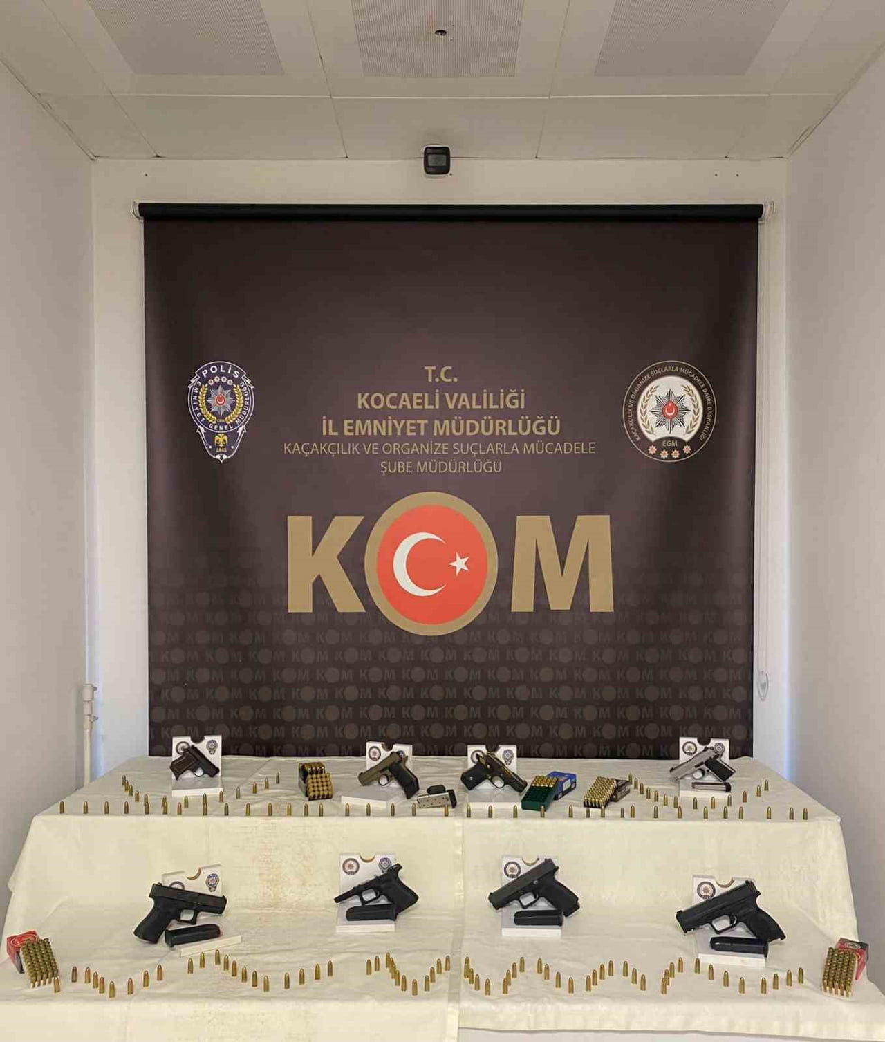 KOCAELİ VE İSTANBUL’DA DÜZENLENEN EŞ ZAMANLI OPERASYONDA, SUÇ ÖRGÜTÜNE YÖNELİK BASKINDA ÇOK SAYIDA...