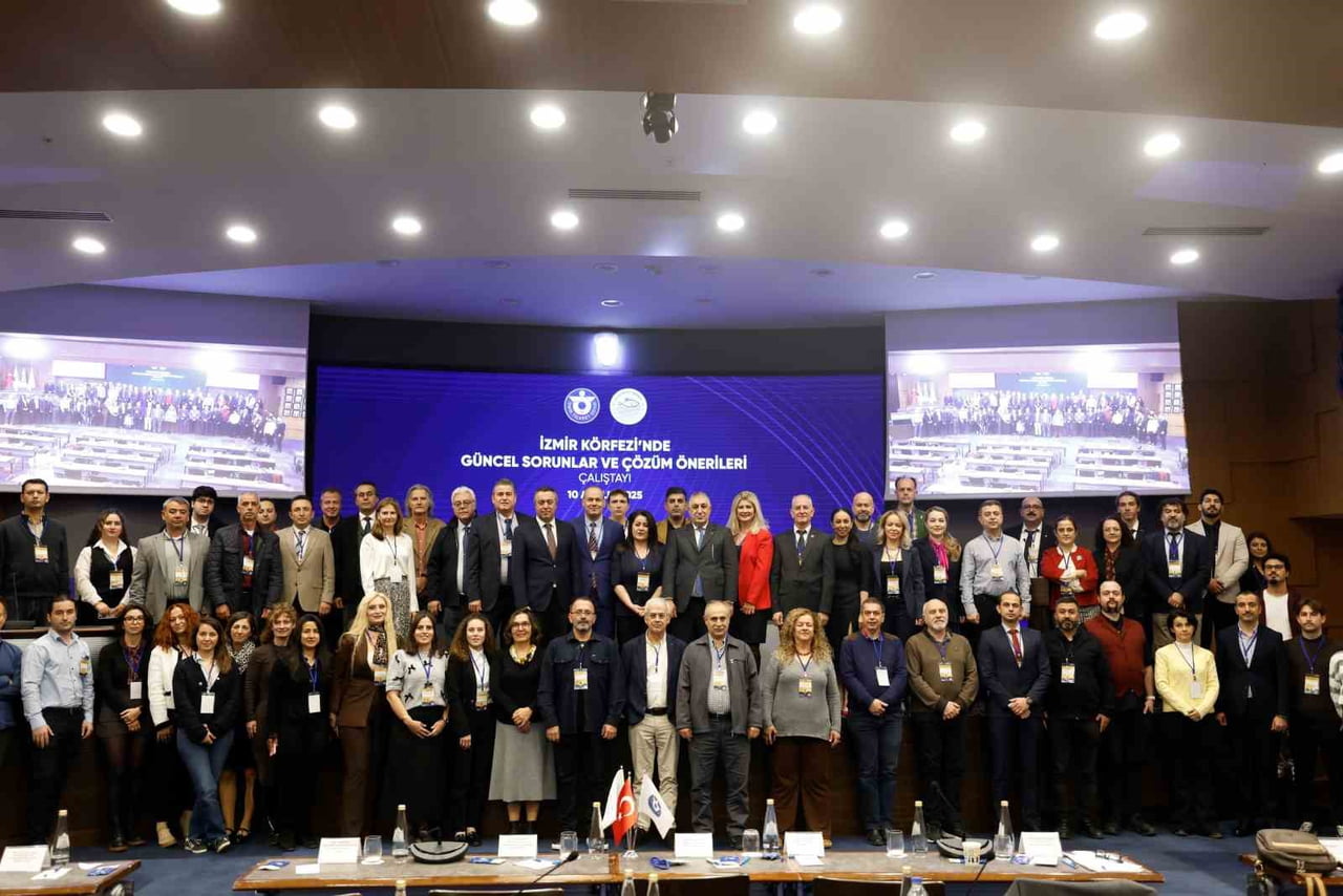 KOKU, RENK DEĞİŞİMİ VE BALIK ÖLÜMLERİYLE KENTİN GÜNDEMİNDE YER ALAN İZMİR KÖRFEZİ’Nİ KURTARMAK...