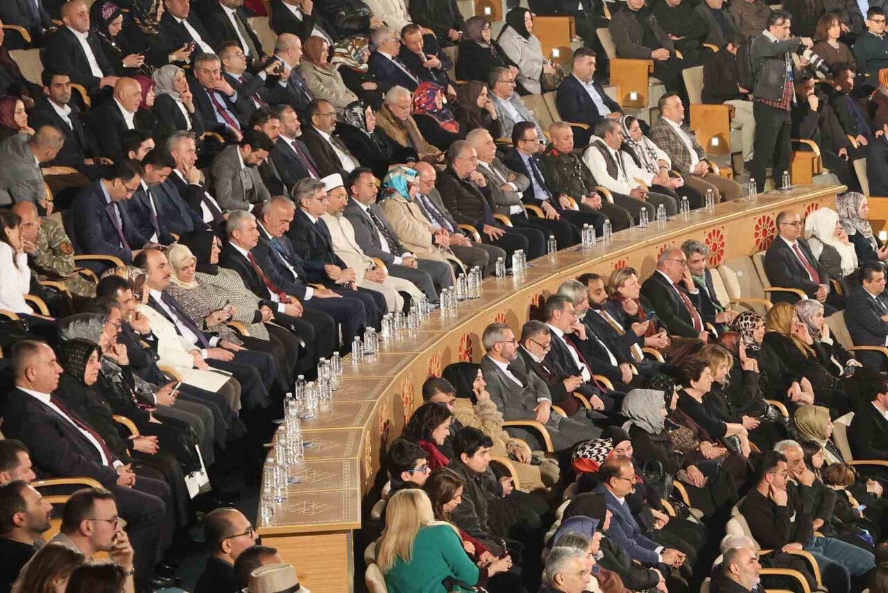 KONYA'DA HAZRETİ MEVLANA'NIN 752. VUSLAT YIL DÖNÜMÜ ULUSLARARASI ANMA TÖRENLERİ, ŞEB-İ ARUS...