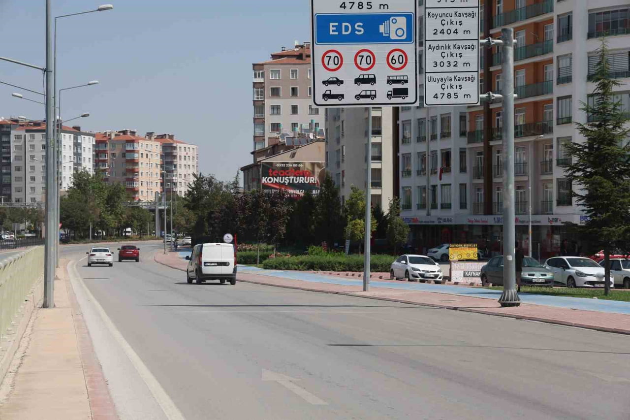 KONYA'DA KARA YOLU KULLANICILARININ CAN VE MAL GÜVENLİĞİNİ SAĞLAMAK VE TRAFİK AKIŞINI DİSİPLİNE...