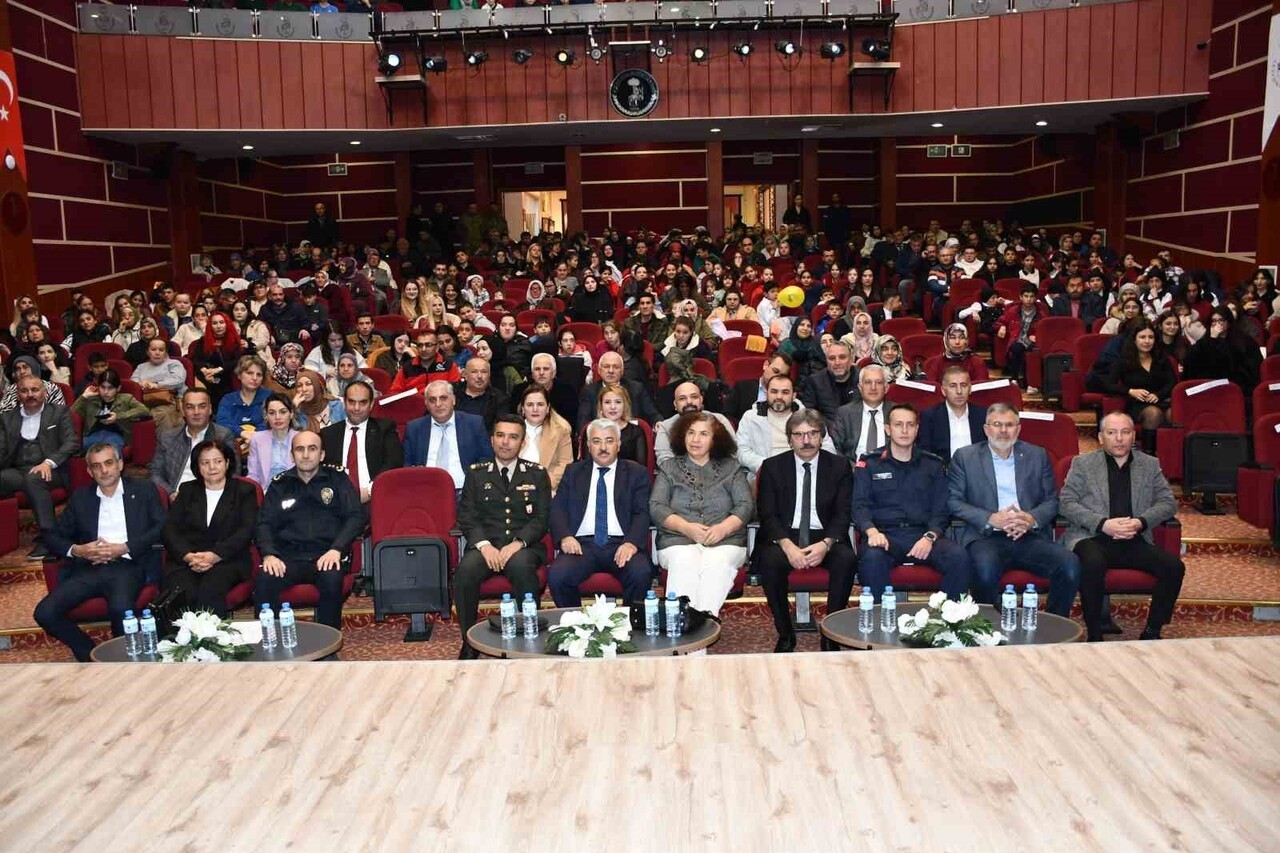 KONYA'NIN AKŞEHİR İLÇESİNDE 3 ARALIK DÜNYA ENGELLİLER GÜNÜ, NEDENİYLE BİR PROGRAM...