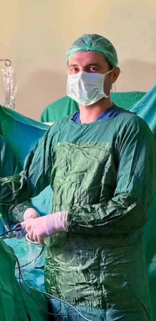 KONYA’NIN AKŞEHİR İLÇESİNDE GÖRME ENGELLİ BİR HASTANIN RAHMİNDEN KAYNAKLANAN VE KARIN BOŞLUĞUNU...