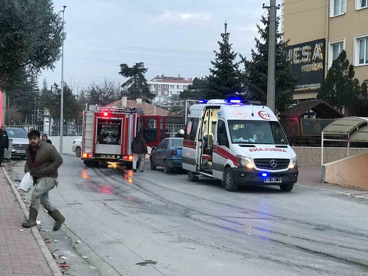 KONYA’NIN EREĞLİ İLÇESİNDE, OCAK ÜZERİNDE UNUTULAN YEMEK YANGINA NEDEN OLDU.