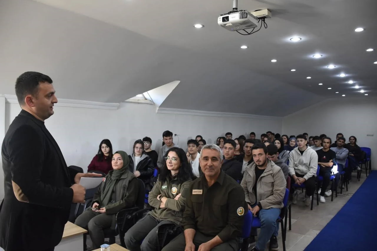 KÖYCEĞİZ’DE “BİR ORMANCININ GÜNLÜĞÜ” BAŞLIKLI SÖYLEŞİ YAPILDI