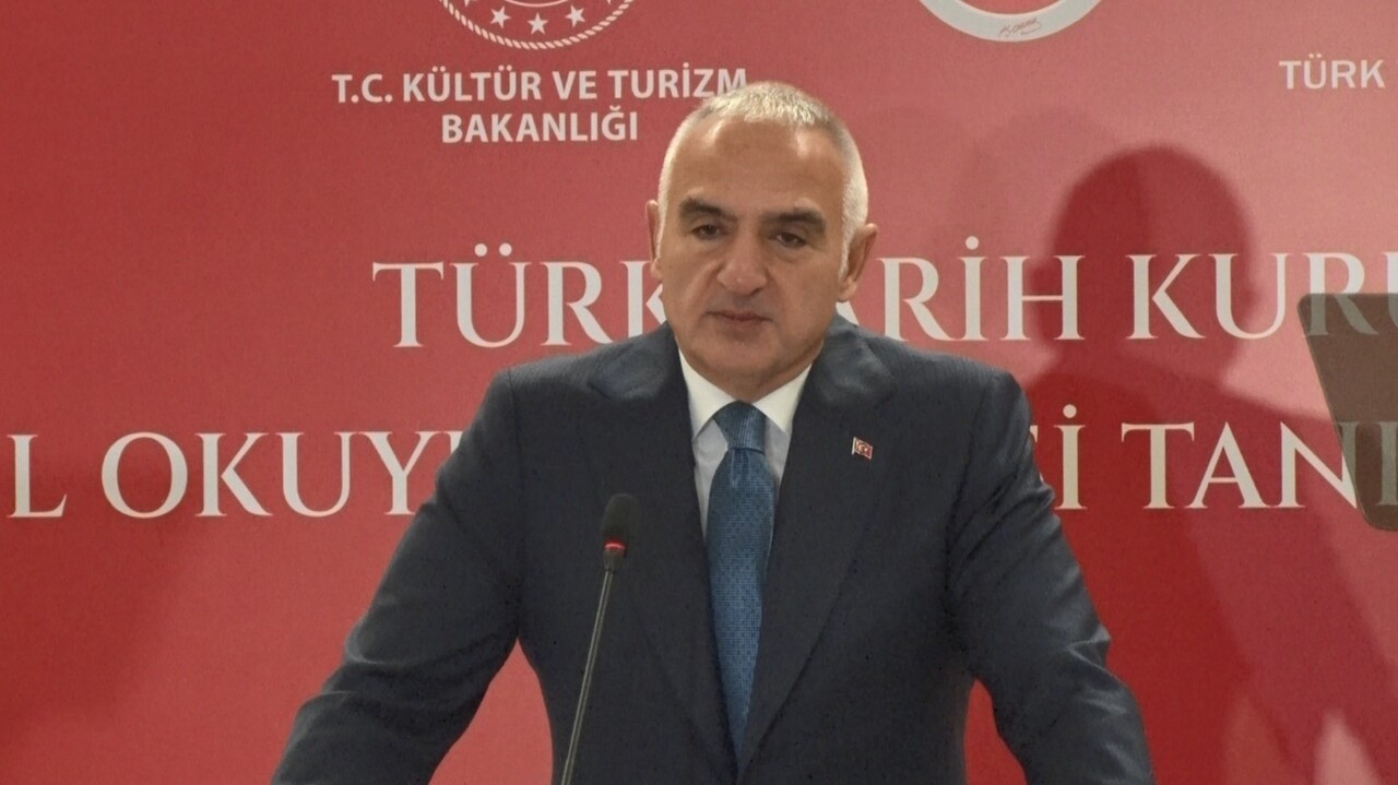 KÜLTÜR VE TURİZM BAKANI MEHMET NURİ ERSOY, PROGRAMDA KONUŞMA YAPTI