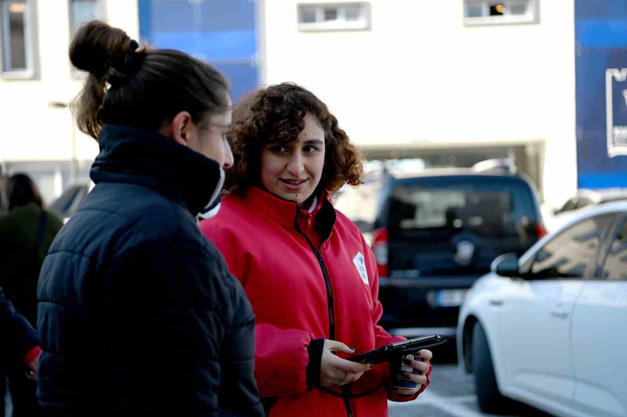 KUŞADASI BELEDİYESİ’NİN BESLENME ÇANTASI DESTEĞİNE TAM NOT