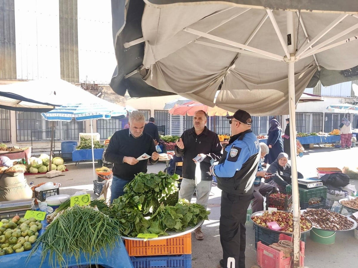 KÜTAHYA EMNİYETİ'NDEN SEMT PAZARLARINDA GÜVENLİK BİLGİLENDİRMESİ