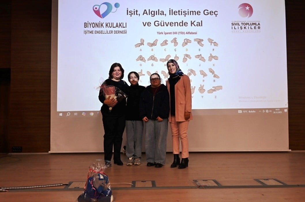 KÜTAHYA İL EMNİYETİ PERSONELİNE İŞARET DİLİ BİLGİLENDİRMESİ