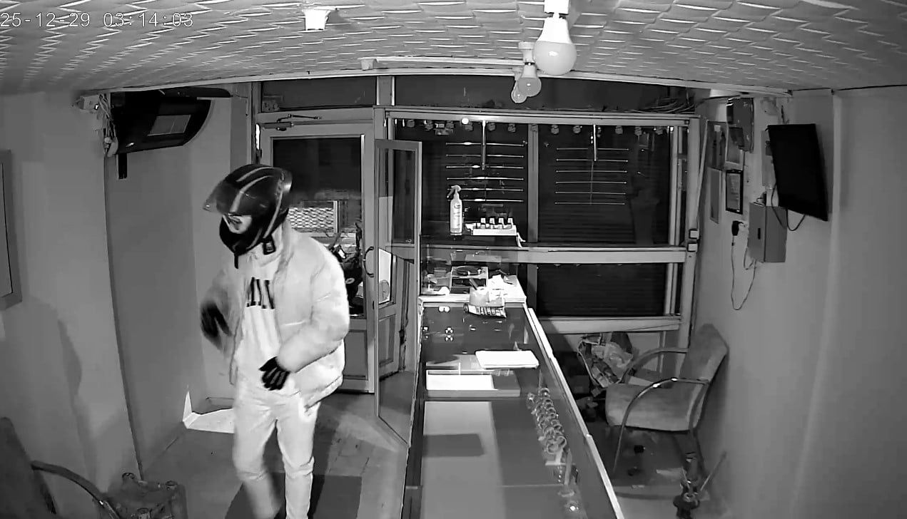 KUYUMCUDAN 5-6 KİLO ALTIN ÇALDILAR, PARASIYLA BMW X5 SATIN ALDILAR