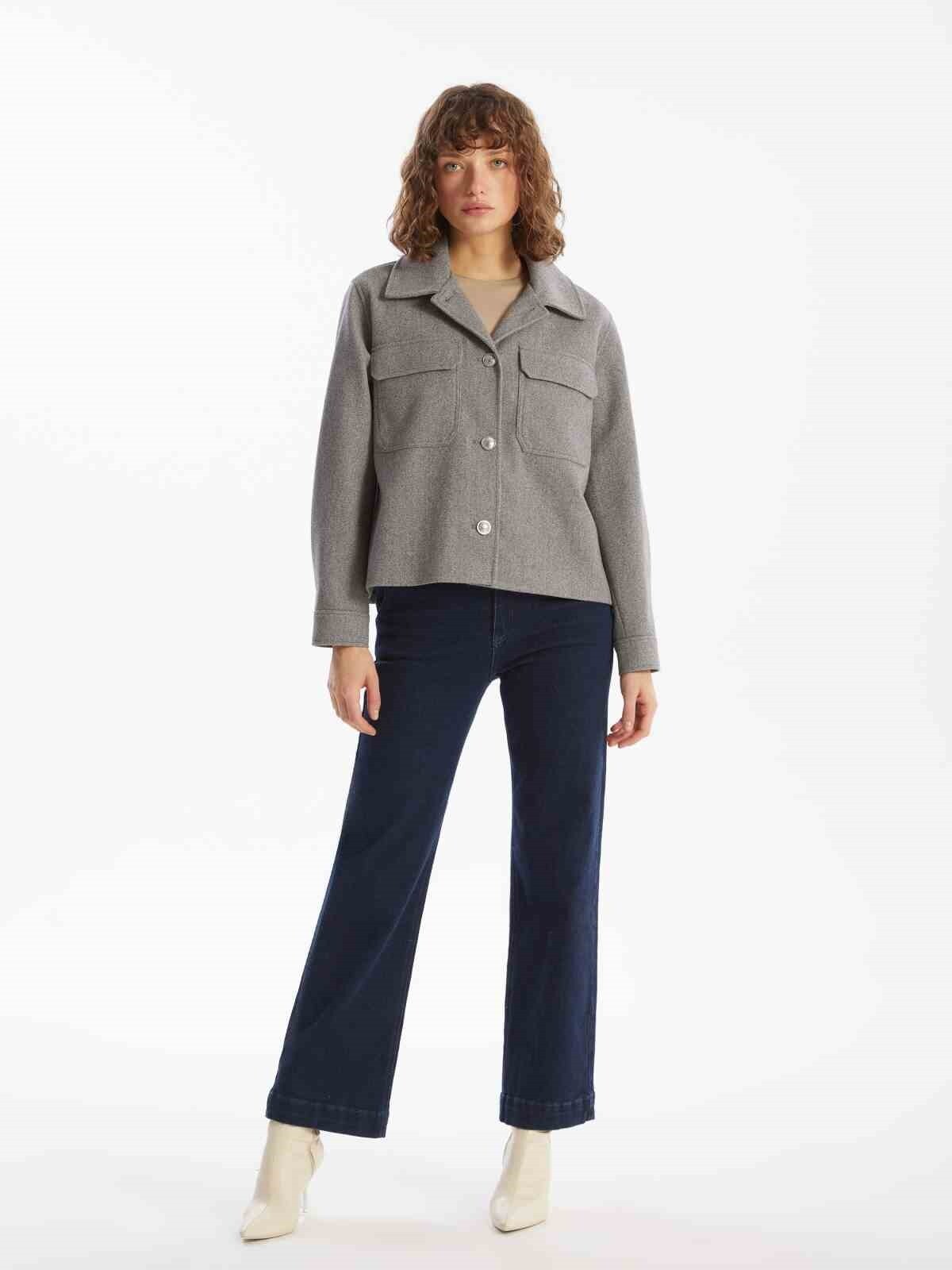 LC WAİKİKİ, SONBAHAR VE KIŞ AYLARINI STİL SAHİBİ GEÇİRMEYİ KOLAYLAŞTIRAN KADİFE VE KAŞE KABAN...