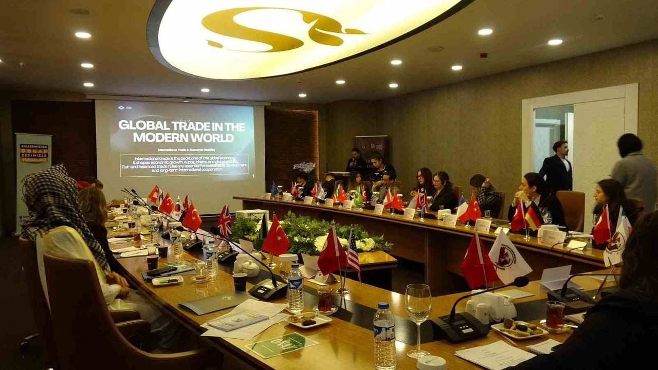 LİDERLİK AKADEMİSİ TARAFINDAN DÜZENLENEN G-20 LİDERLER ZİRVESİ SİMÜLASYONU, İKİ GÜN SÜREN YOĞUN VE...