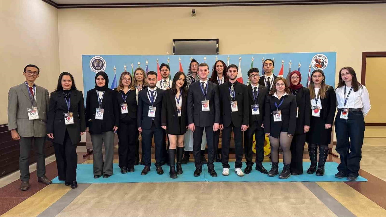 LİDERLİK AKADEMİSİ TARAFINDAN DÜZENLENEN G-20 LİDERLER ZİRVESİ SİMÜLASYONU, İKİ GÜN SÜREN YOĞUN VE...