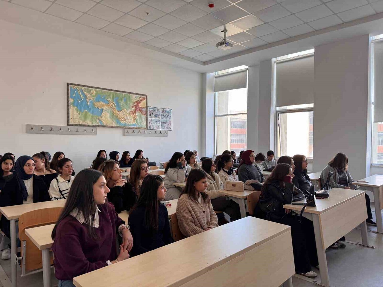 LİSE ÖĞRENCİLERİ ADÜ’YÜ GEZDİ