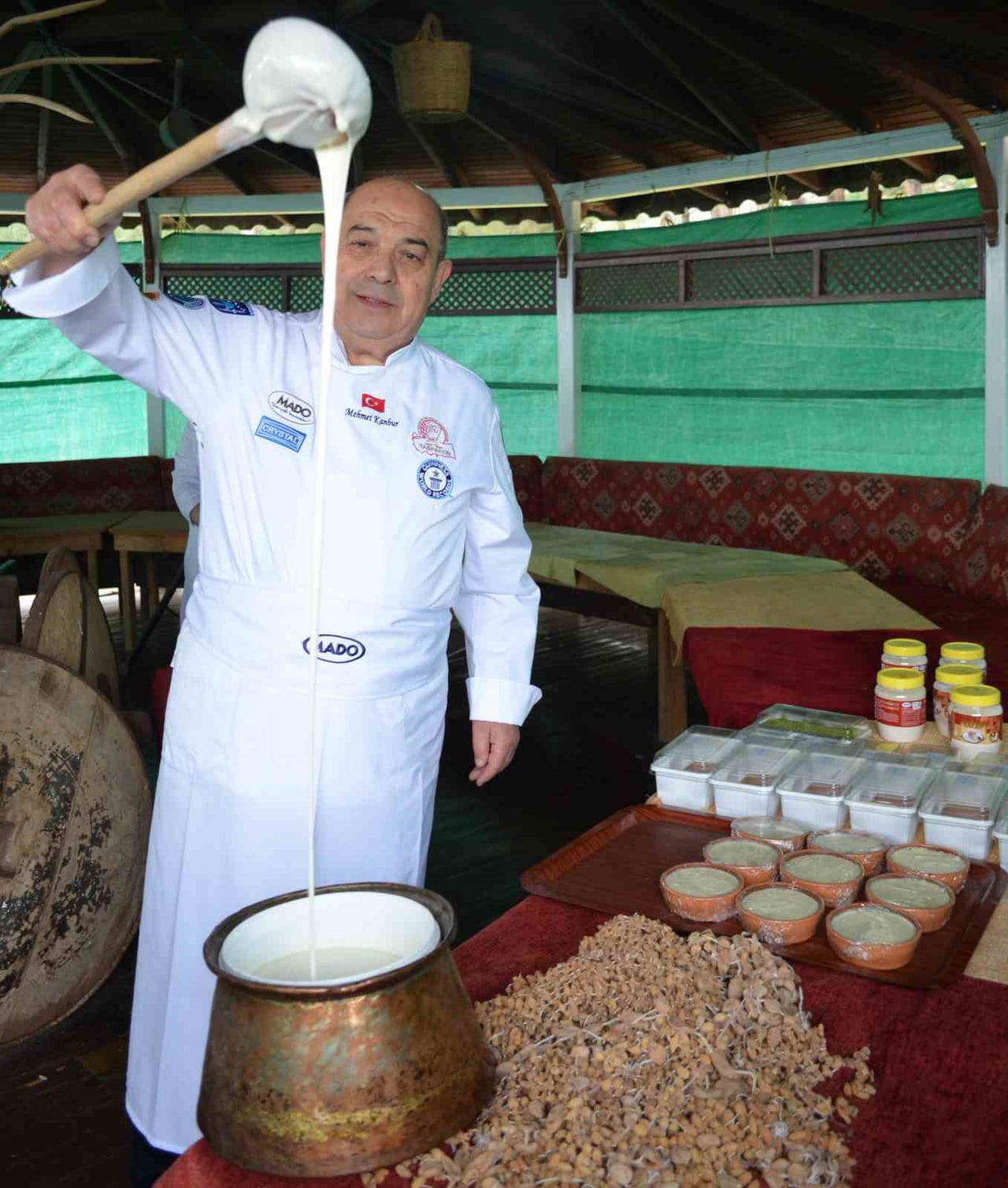 MADO, ANADOLU’NUN KADİM LEZZETLERİNDEN BİRİ OLAN SALEBE YÖNELİK YAKLAŞIMINI "SALEP MANİFESTOSU"...