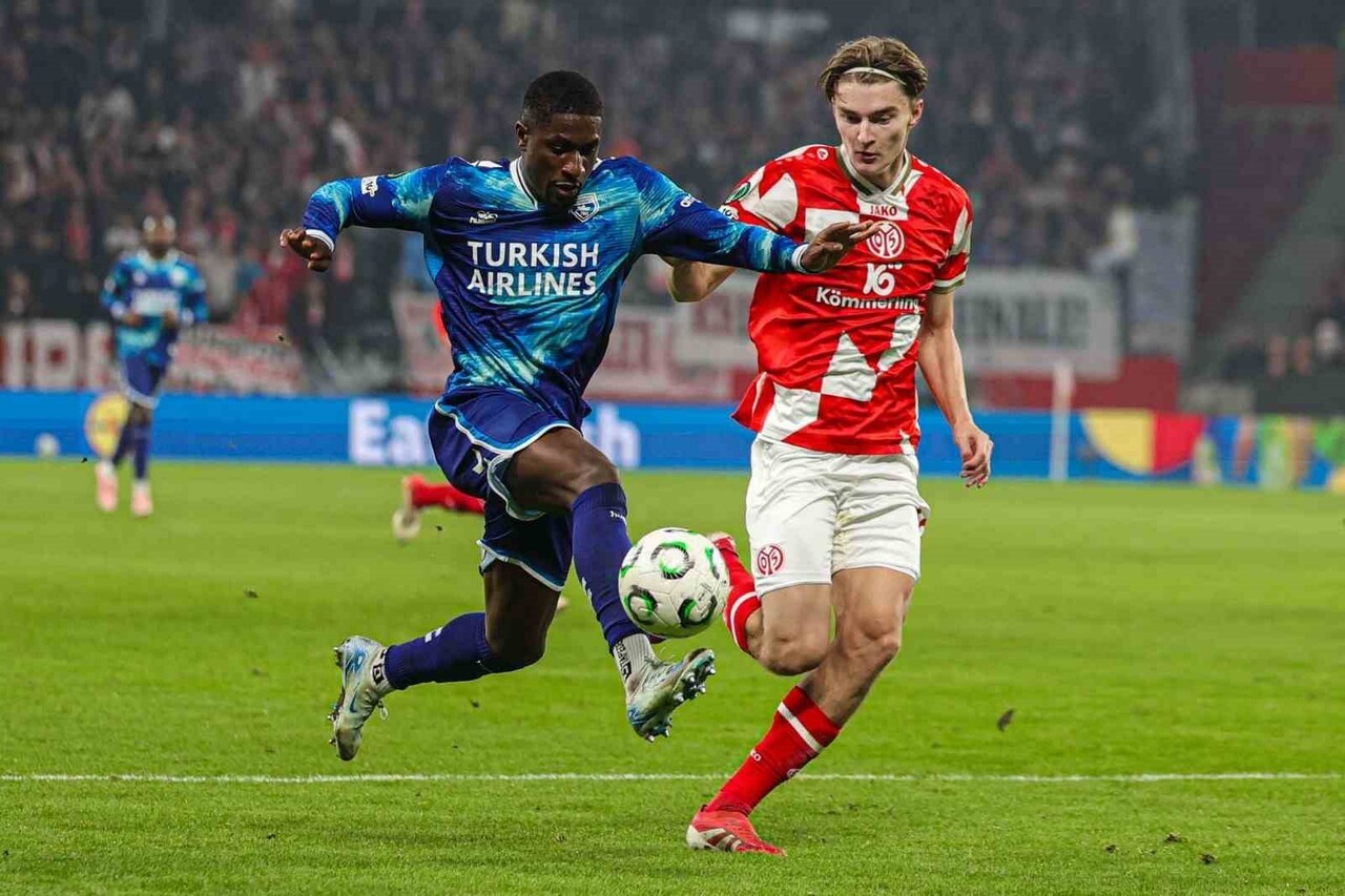 MAİNZ 05 - SAMSUNSPOR MAÇININ İKİNCİ YARISINDAN KARELER.