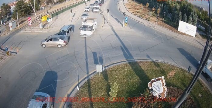 MALATYA'DA SÜRÜCÜ HATALARI VE AŞIRI HIZ NEDENİYLE KENT GENELİNDE FARKLI NOKTALARDA MEYDANA GELEN...