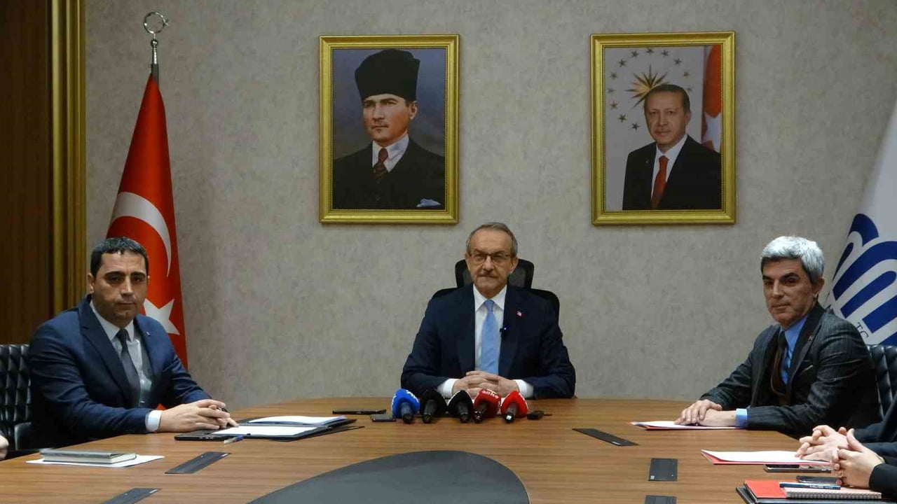 MALATYA’DA DEPREM SONRASI ÇOCUKLAR VE GENÇLERİN REHABİLİTASYONU İLE ORTA-AĞIR OTİZMLİ BİREYLERİN...