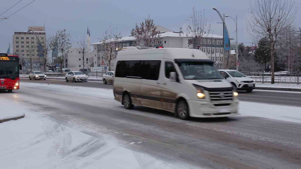 MALATYA’DA MOTOSİKLET VE MOTORLU ARAÇLAR İÇİN TRAFİK UYARISI
